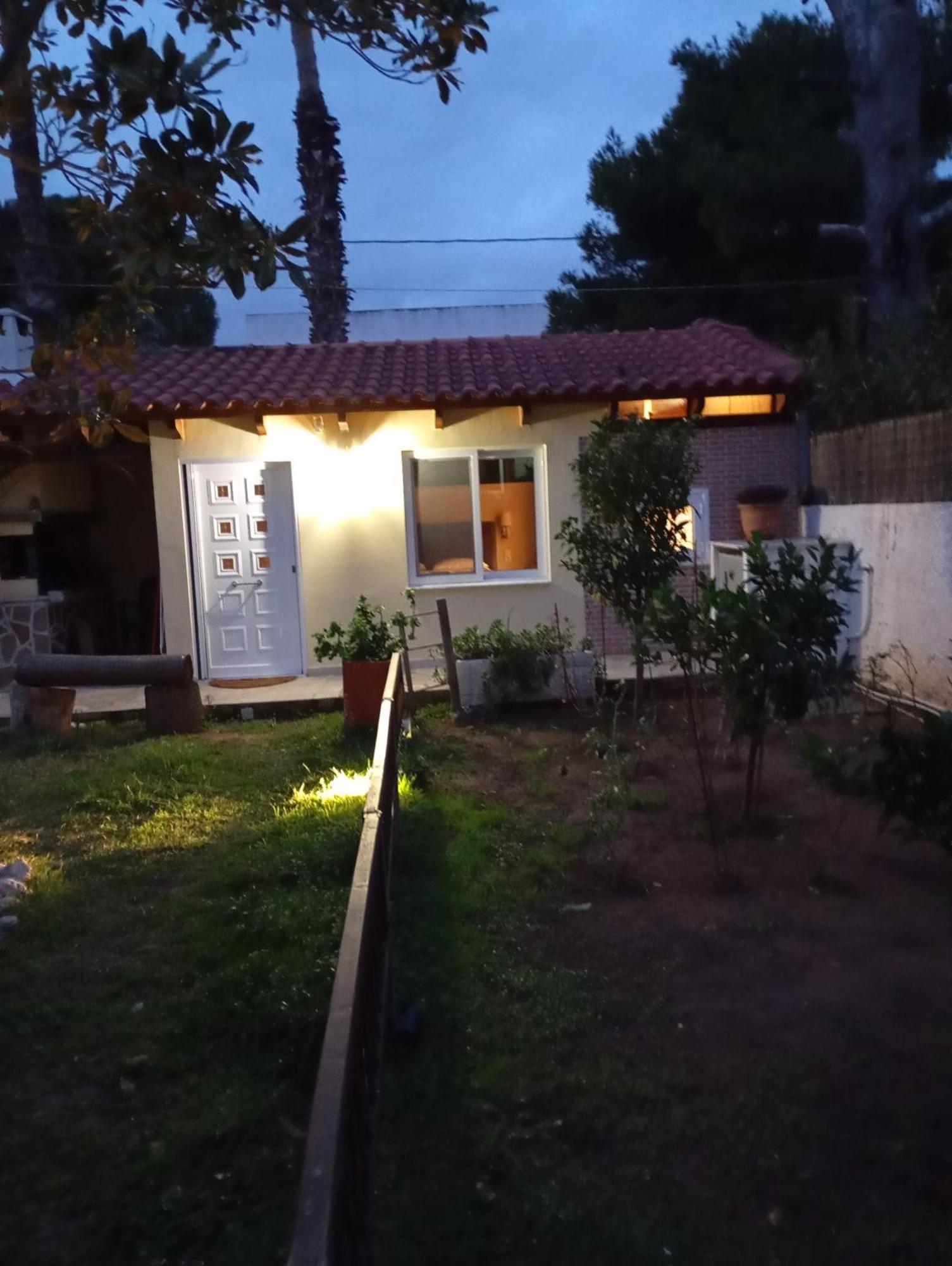 Anna'S Apartment And Studio 아르테미다 외부 사진
